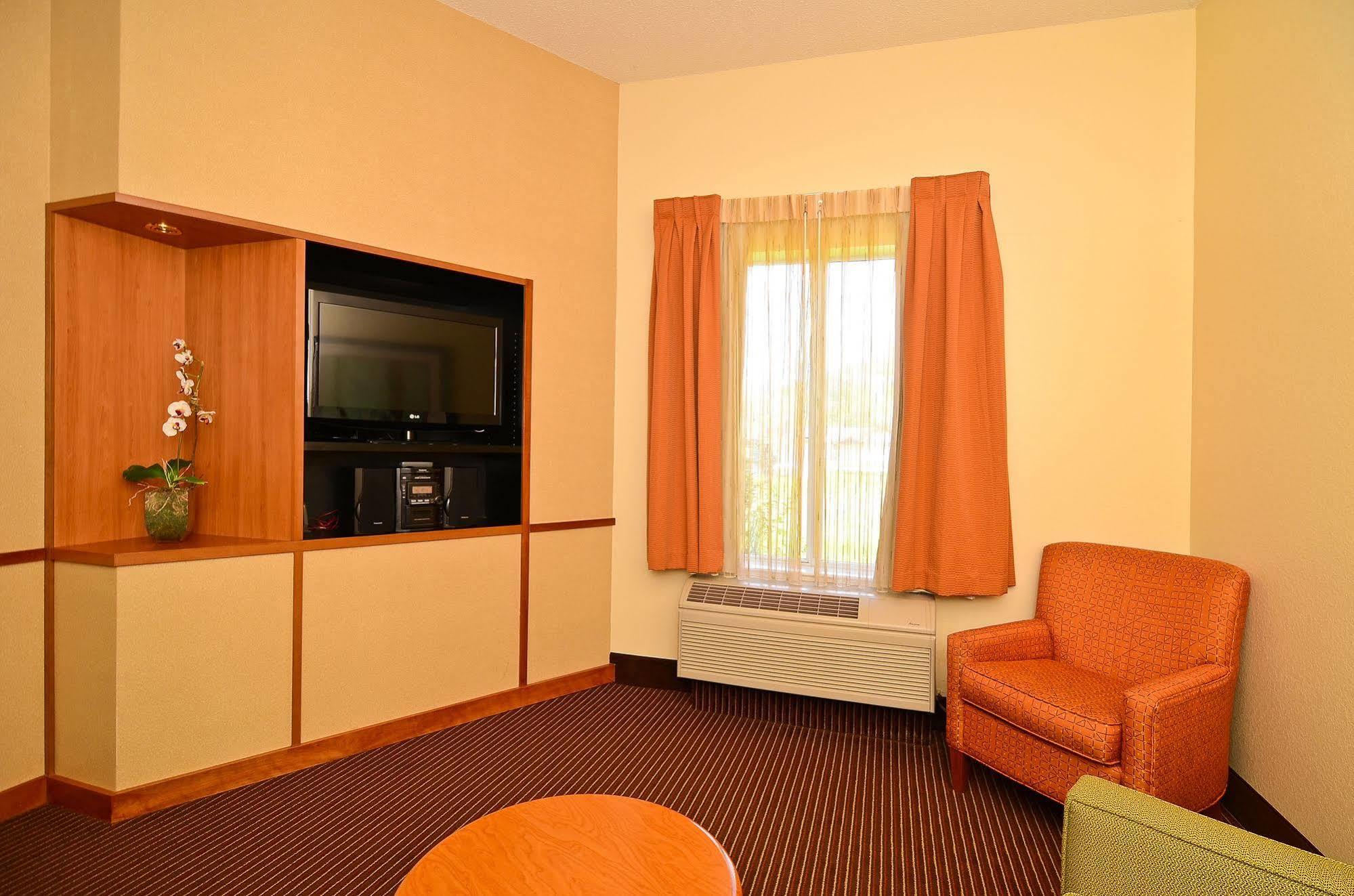Fairfield Inn & Suites Черокі Екстер'єр фото
